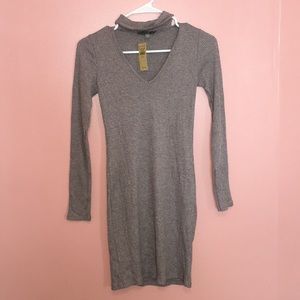 Long sleeve v-neck with color tight dress